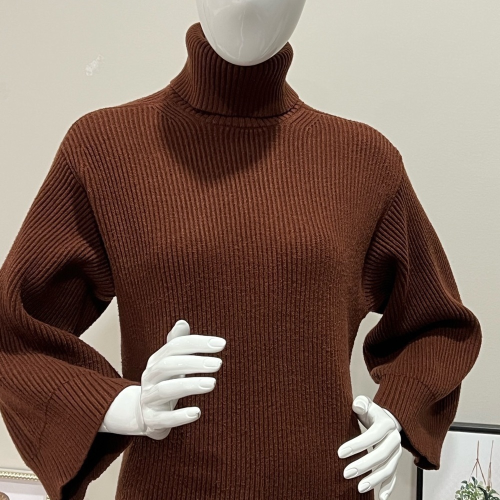 MNG ( MANGO ) soft turtleneck sweater